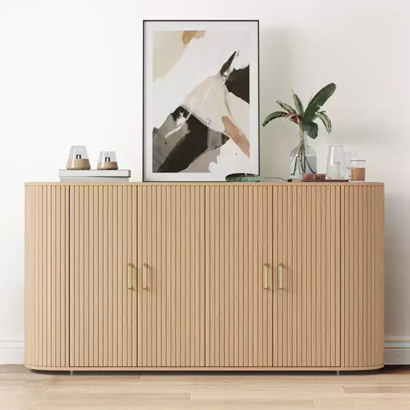 Credenza marrone con scanalature in legno, mobile contenitore a 4 ante per 1 spazio