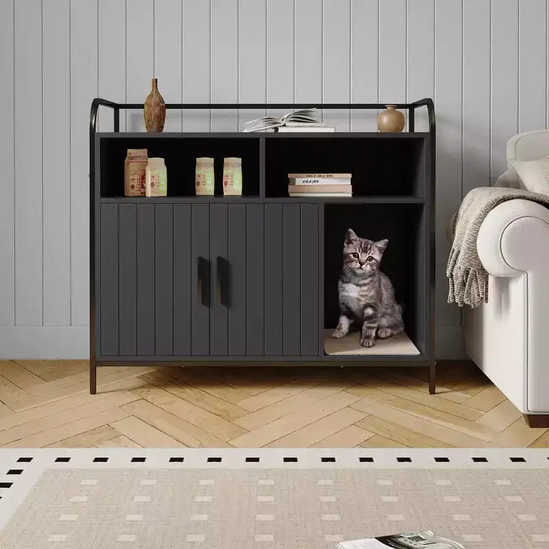 Mobile lettiera in legno bianco/nero con mensola portaoggetti, 4 ante, 1 gatto